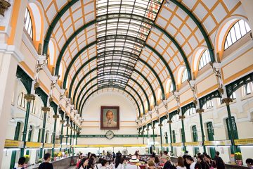 saigon central post office to notre dame cathedral