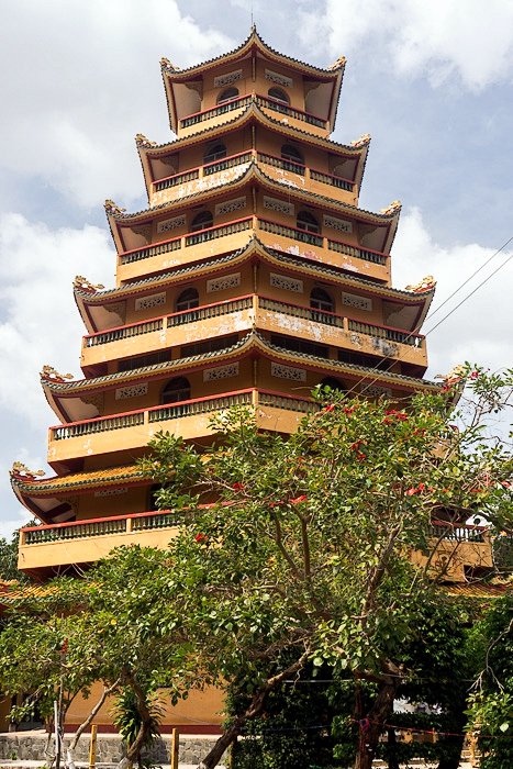 GIAC LAM PAGODA