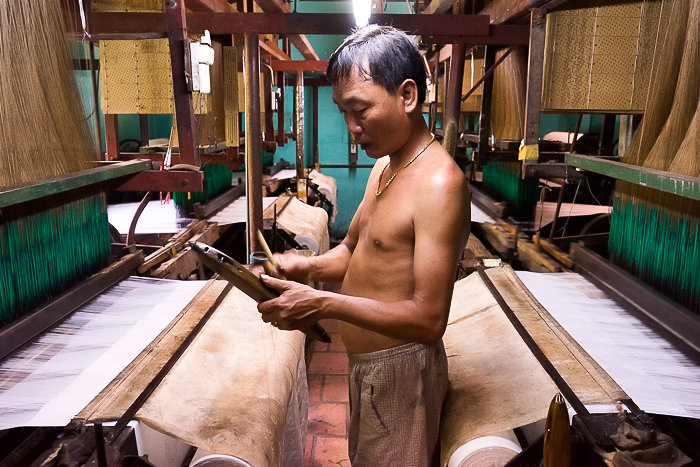 Silk Weaving Tan Chau