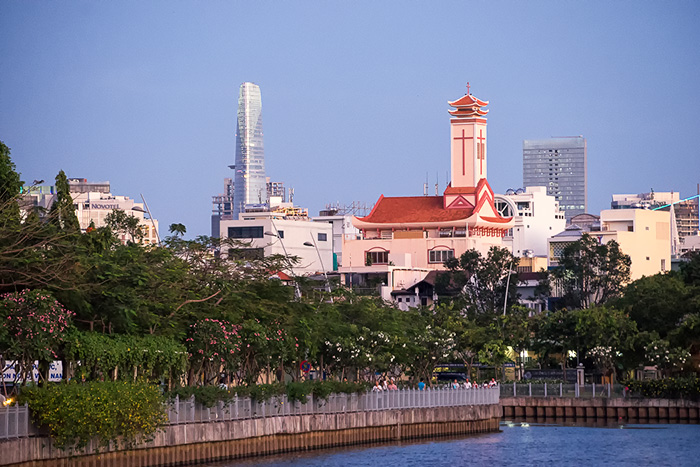 Read more about the article A Walk Along the Thị Nghè Canal